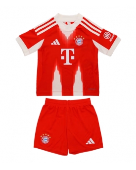 Bayern Munich Maglia Gara Casa Repliche 2025-26 Bambino Maniche Corte